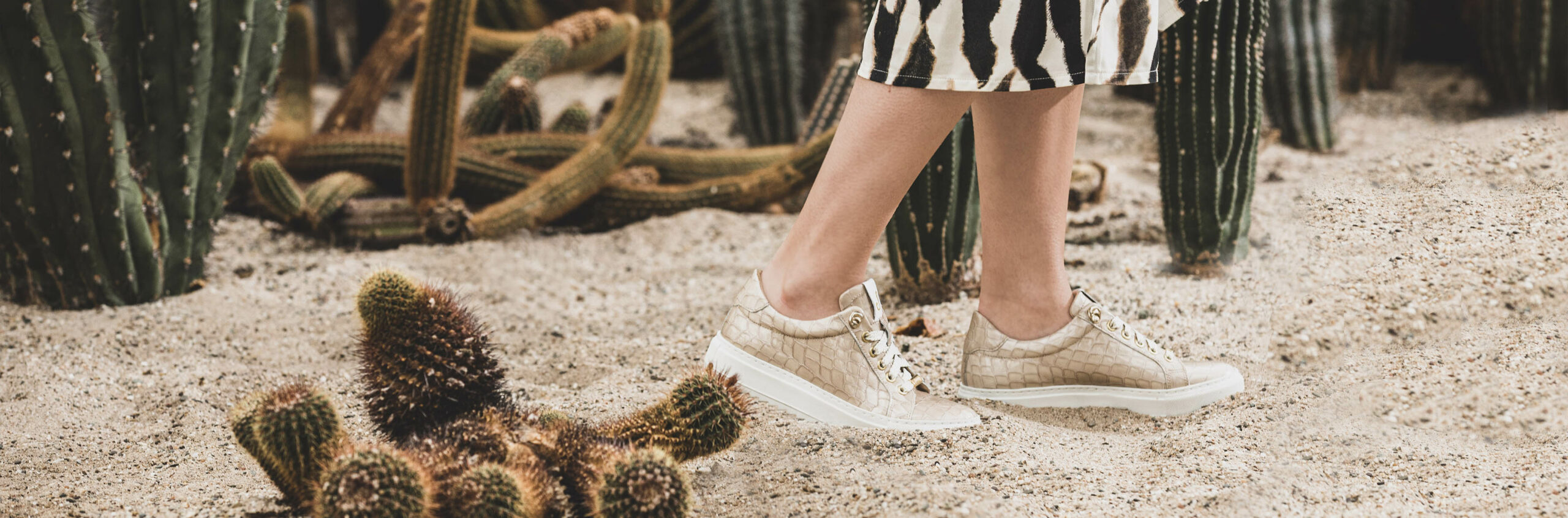 JOY | Crocolak Beige