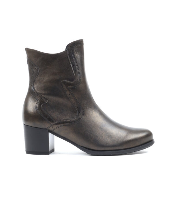 Bobbi 50.003.1875