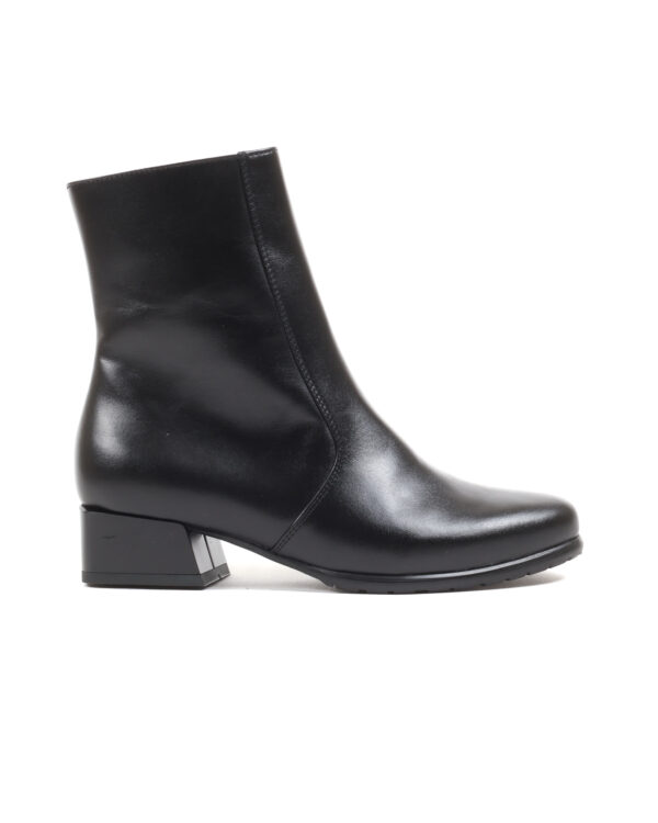 Kristien 90.002.1010